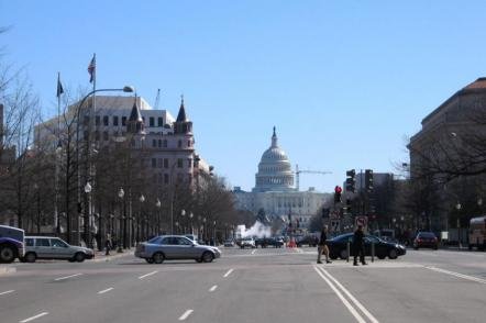 Avenida Pennsylvania em direcao ao Capitolio - Foto: Jaakko H